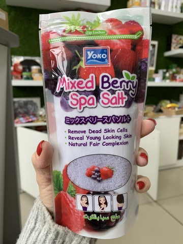 Натуральный Тайский солевой скраб для тела Ягодный микс YOKO Mixed berry Spa Salt купить в Иркутске и Иркутской области.