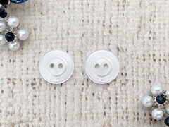Пуговицы, d 1,2 см, 2 прокола, белый