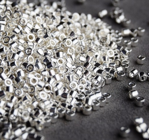 DB-0551 Бисер цилиндрический Миюки делика 11/0 /Miyuki delica 11/0 Silver Plated Metallic