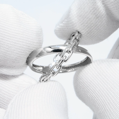 94013695 - Кольцо крест с дорожкой в форме цепи из серебра SKLV | Toy Story