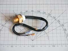 Датчик температуры  Suzuki GSXR400 GSX250 VX800 GSF400 Bandit 400