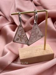 Серьги Прад. серебристые с белым лого