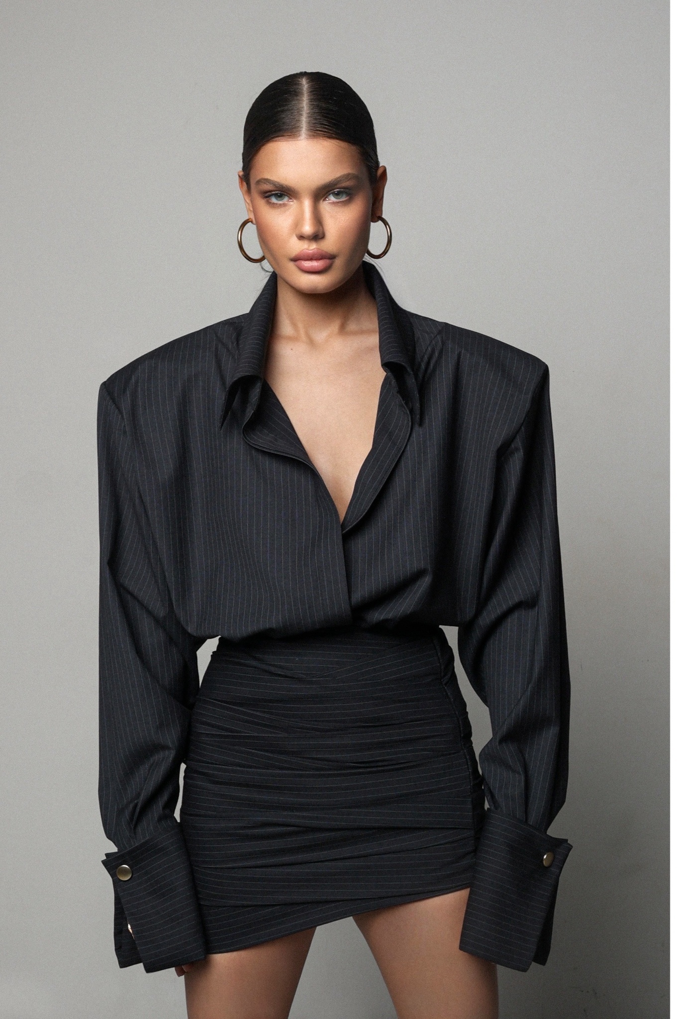 Рубашка с объемными плечами в полоску