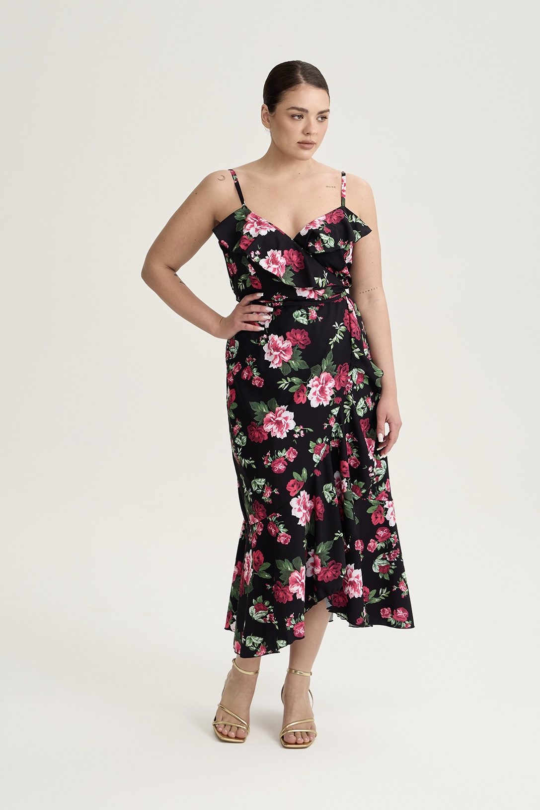 Сарафан на запах с воланами, цветочный принт