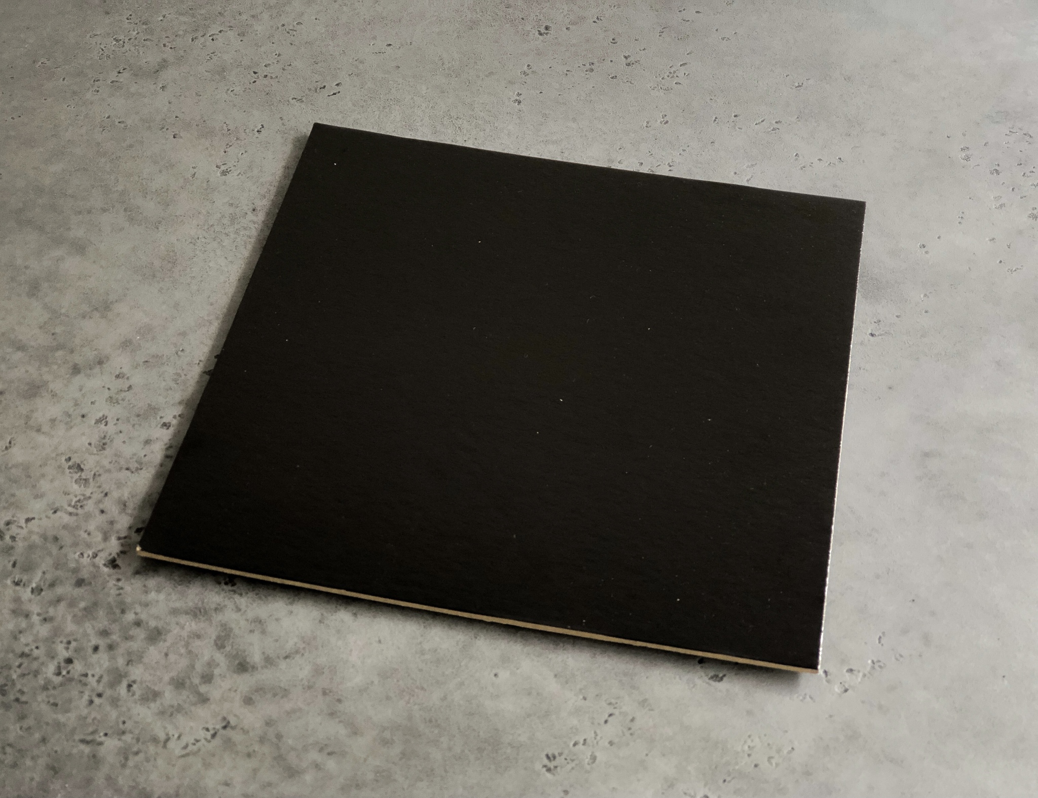 Подложка квадратная белая/черная 24 см, 3,2 мм