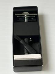 Станок для бритья с закрытой головой черный