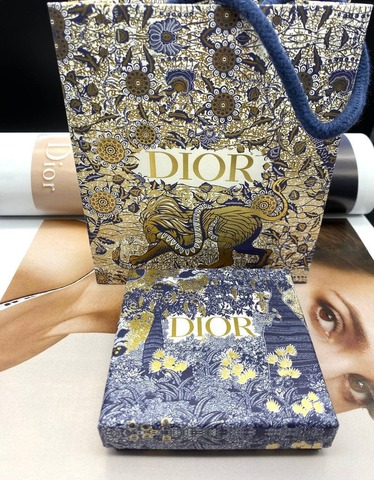 Упаковка Dior