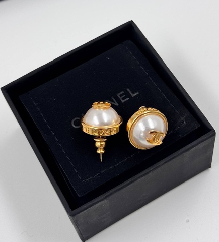 Серьги Chanel гвоздики