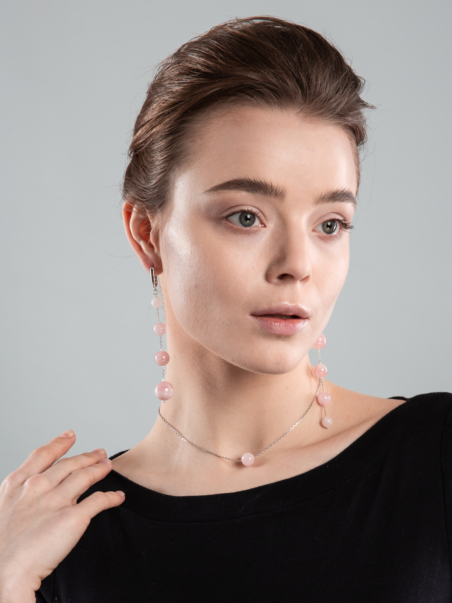Серьги асимметричные с розовым кварцем