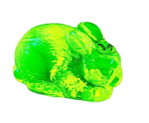 Статуэтка декоративная «Кролик». Урановое стекло. Чехия. Конец XX века.