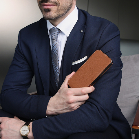 Чехол для iPhone 17 из кожи теленка, цвета карамель