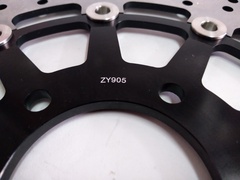 Диск тормозной передний черный на SUZUKI GSX R 600 / 750 04-05, GSX R 1000 03-04