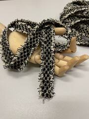 Тесьма декоративная "шанелька" (80%хлопок/20%полиэстер, Бежево-молочный фон/черные прямоугольники и золотой люрекс, 25)