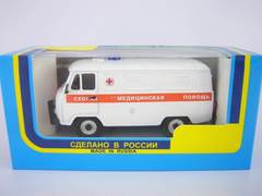 UAZ-3741 van Ambulance Medical Assistance (plastic painted) 1:43 Agat Mossar Tantal