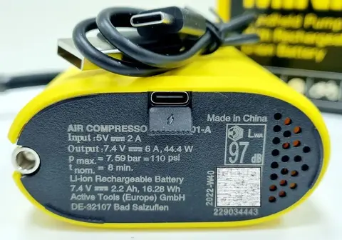 Автомобильный компрессор AirMan Mini Tire Inflator Li-ion портативный на аккумуляторе