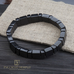 Авторский браслет из квадратных бусин. Черный нефрит