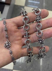 braslet-s-liliyami-iz-stali-s-poserebreniem-style-by-chrome-hearts