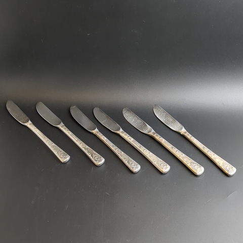 Набор из 6 десертных ножей с растительным декором, мНЦ (медь-никель-цинк). Сделано в СССР