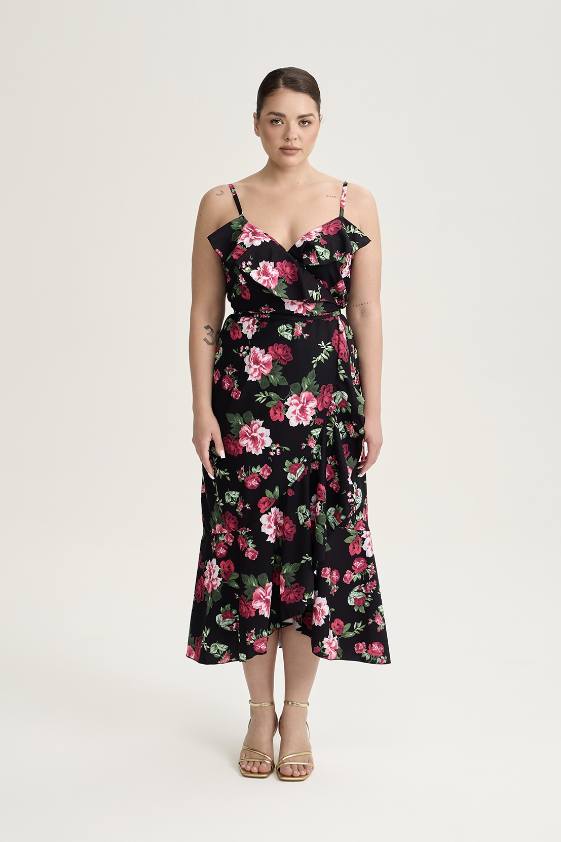 Сарафан на запах с воланами, цветочный принт