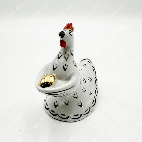Статуэтка Курочка с золотым яйцом. Фарфор, золочение, ручная роспись. СССР. Вербилки. 1966 г.