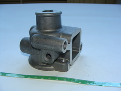 Корпус термостата дв.ЗМЗ-409 Е-2