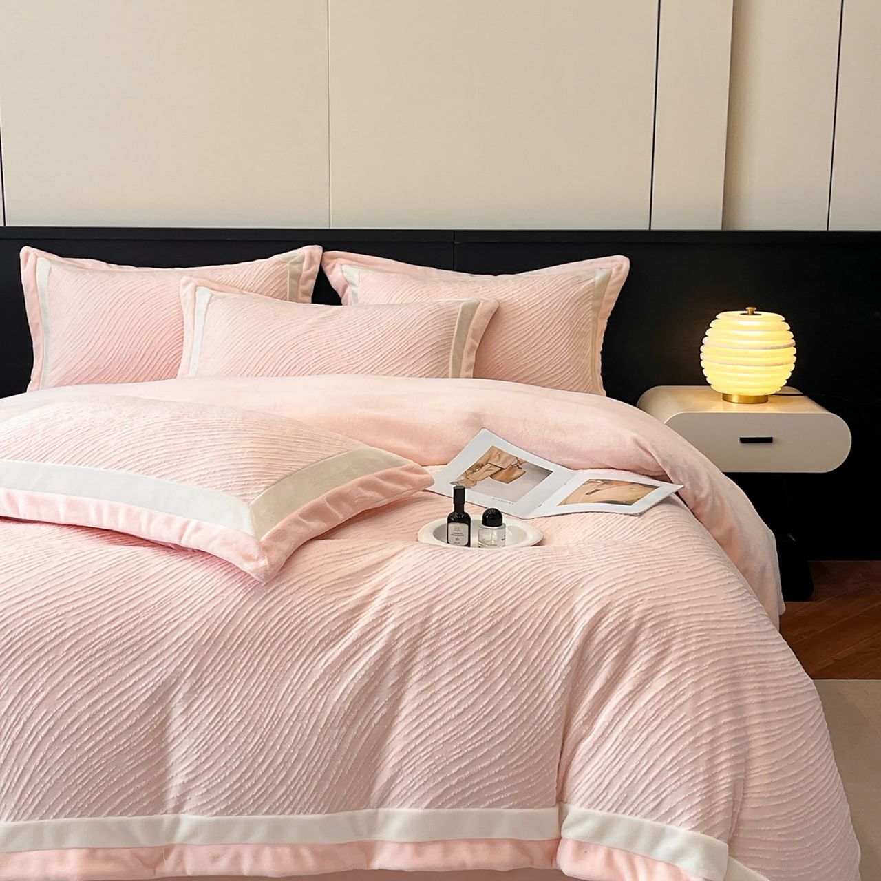 Постельное белье ЕВРО (двуспалка) Велюр розовый белый кант