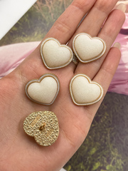 Пуговицы Сердечки бархатные молочные