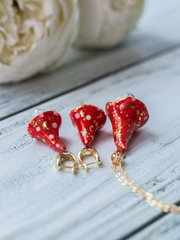Серьги из фарфора «Мухоморы», Беларусь