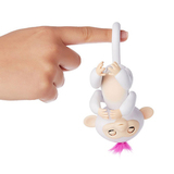 Интерактивная обезьянка Fingerlings София белая