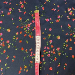 Ткань шелк атласный черный с  маленькими розами 1196