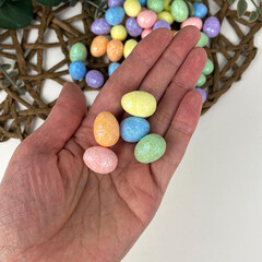 Яйцо разноцветное из пенопласта МИНИ с блестками, пасхальный декор, размер 1,5*2 см, набор 48-50 шт.