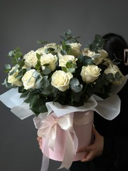 Цветы в коробке «Мондиаль премиум»