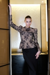 Жакет-корсет с кружевом