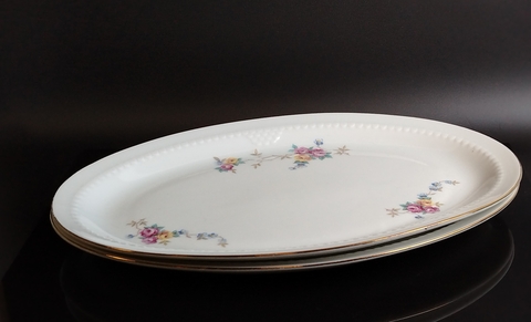 Набор из 2х больших блюд для сервировки овальное, фарфор Кольдиц, Colditz ГДР/GDR, рисунок цветы, выпуклый рельеф, золочение, винтаж 1960-1990 гг