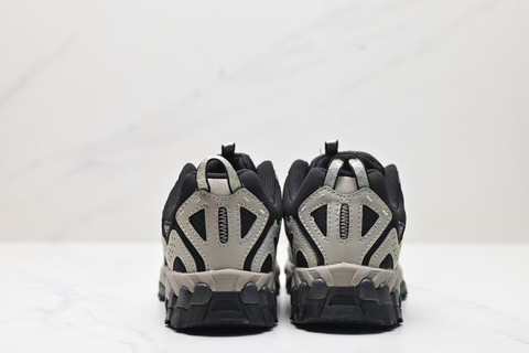 New Balance 610 'Aluminum Black' 