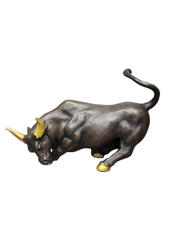 Бык атакующий Wall Street