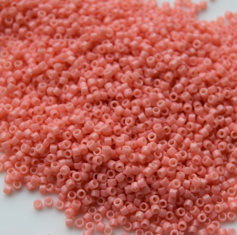 DB-2113 Бисер цилиндрический Миюки делика 11/0 /Miyuki delica 11/0 Duracoat Opaque Lychee