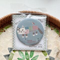 Значок металлический с кошкой Матильдой в стиле пэчворк, диам. 7,5 см, 7688-3, KUSUGURU