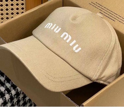 Бейсболка MIU MIU бежевый