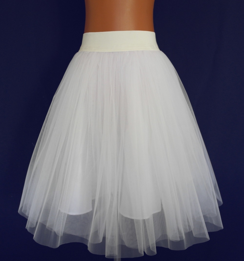 Белая фатиновая юбка