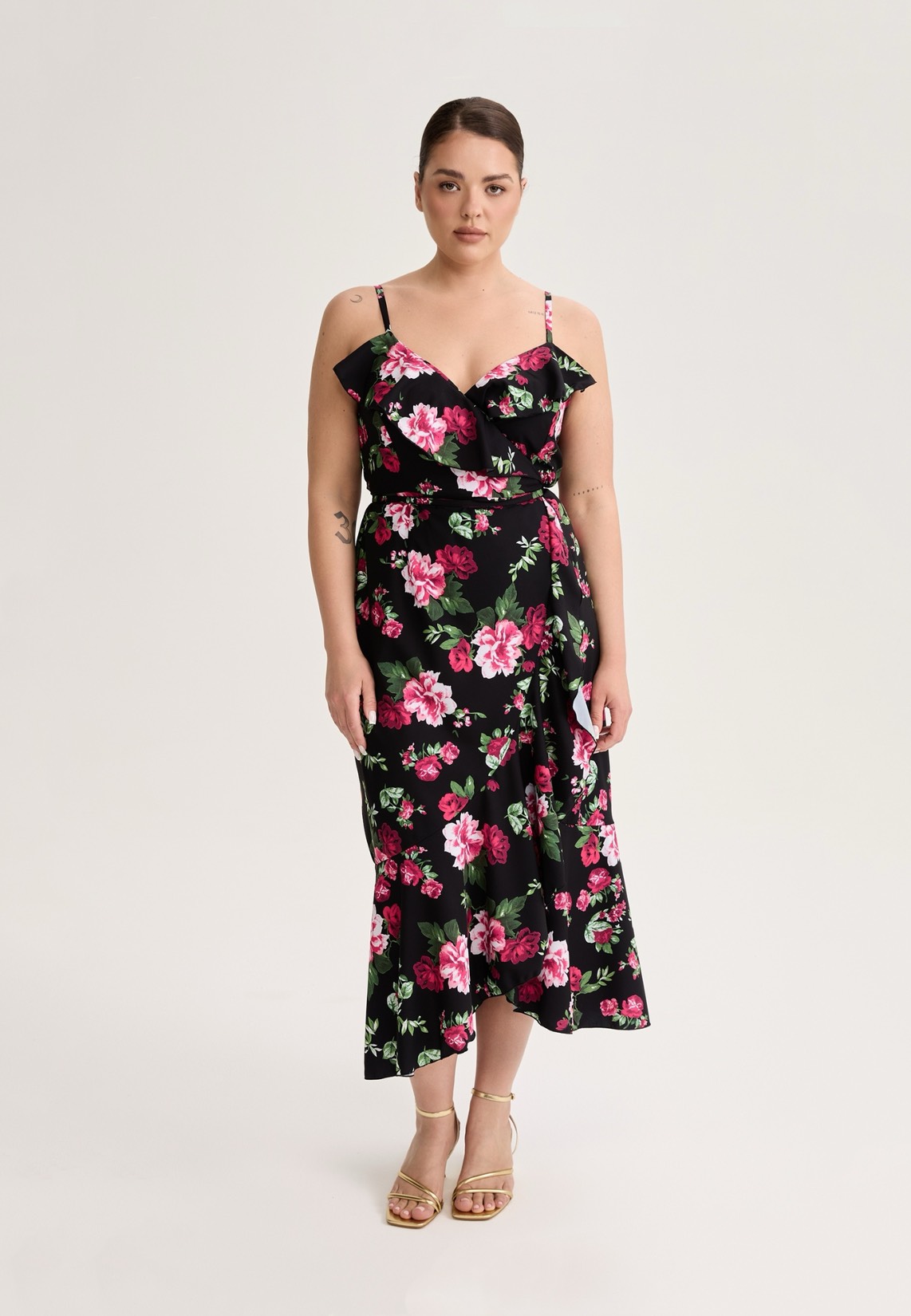 Сарафан на запах с воланами, цветочный принт