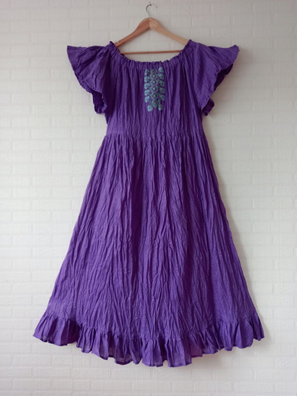 Василиса. Платье льняное макси фиолетовое с вышивкой 