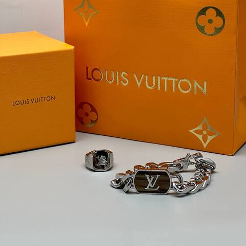 Браслет и кольцо Louis Vuitton