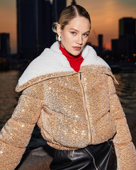 Пуховик STAR с пайетками