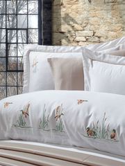 Фото: Комплект подушек постельного белья DANTELA VITA сатин с вышивкой 200*220 (50*70/4 шт.) DUCK