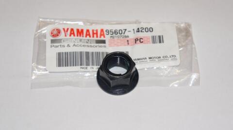 Гайка Yamaha 956071420000