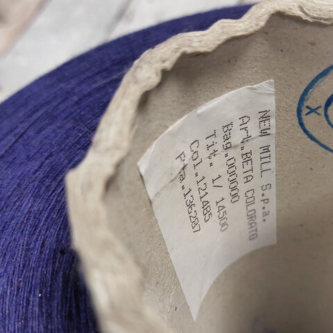 Смесовка с кашемиром (10%) и ангорой (7%) NEW MILL BETA COLORATO 1450 синий чернильный