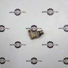 Штуцер угловой гидрозамка каретки | 816/90548 | Аналог