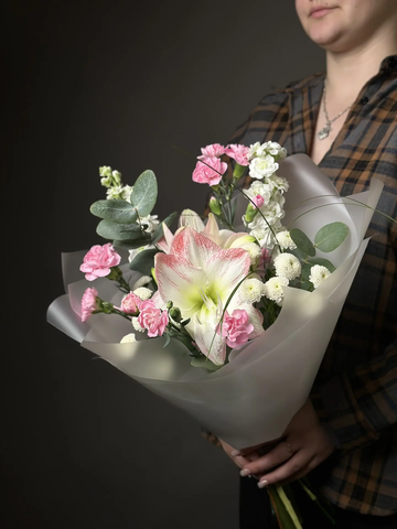 Сборный букет «Чистый стиль»