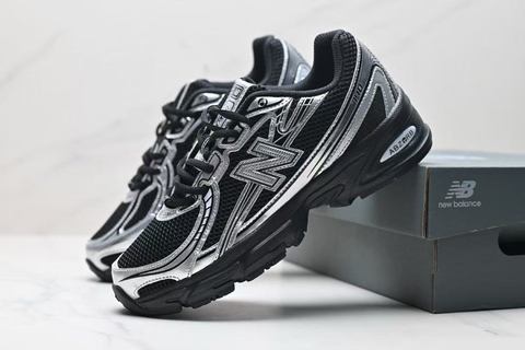 New Balance 740 'Black/Silver' 